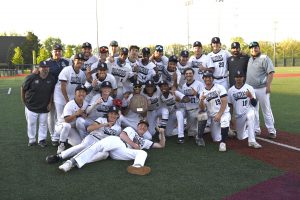 A photo of SSC Bulldogs baseball team with Region IV Trophy